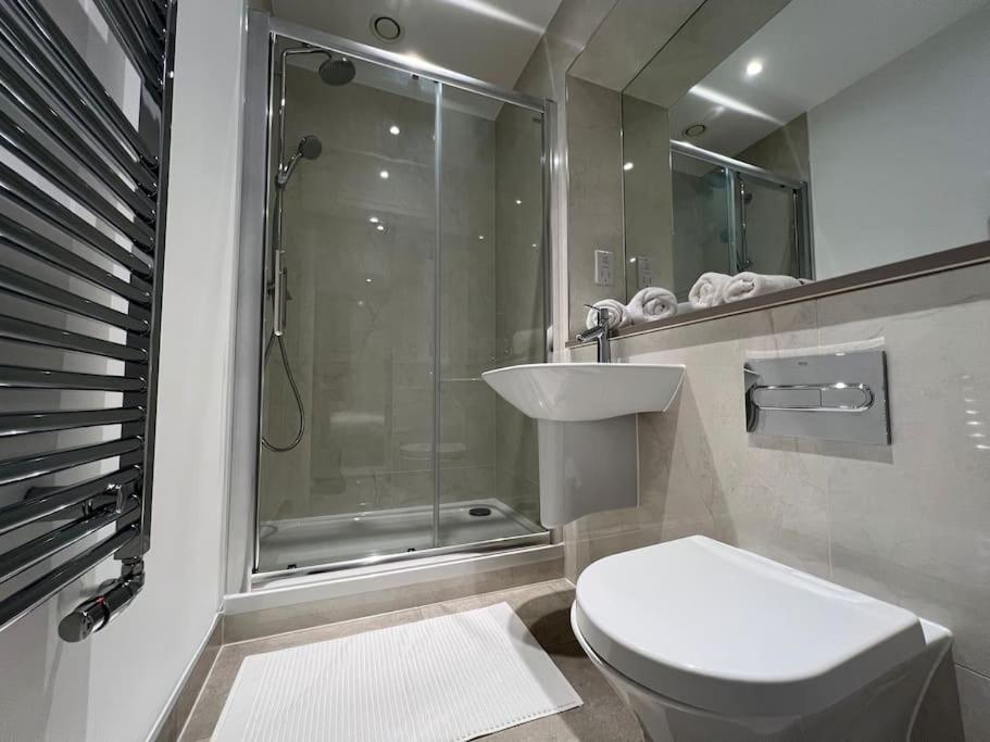 2 Bed Penthouse Style Apartment London Bagian luar foto